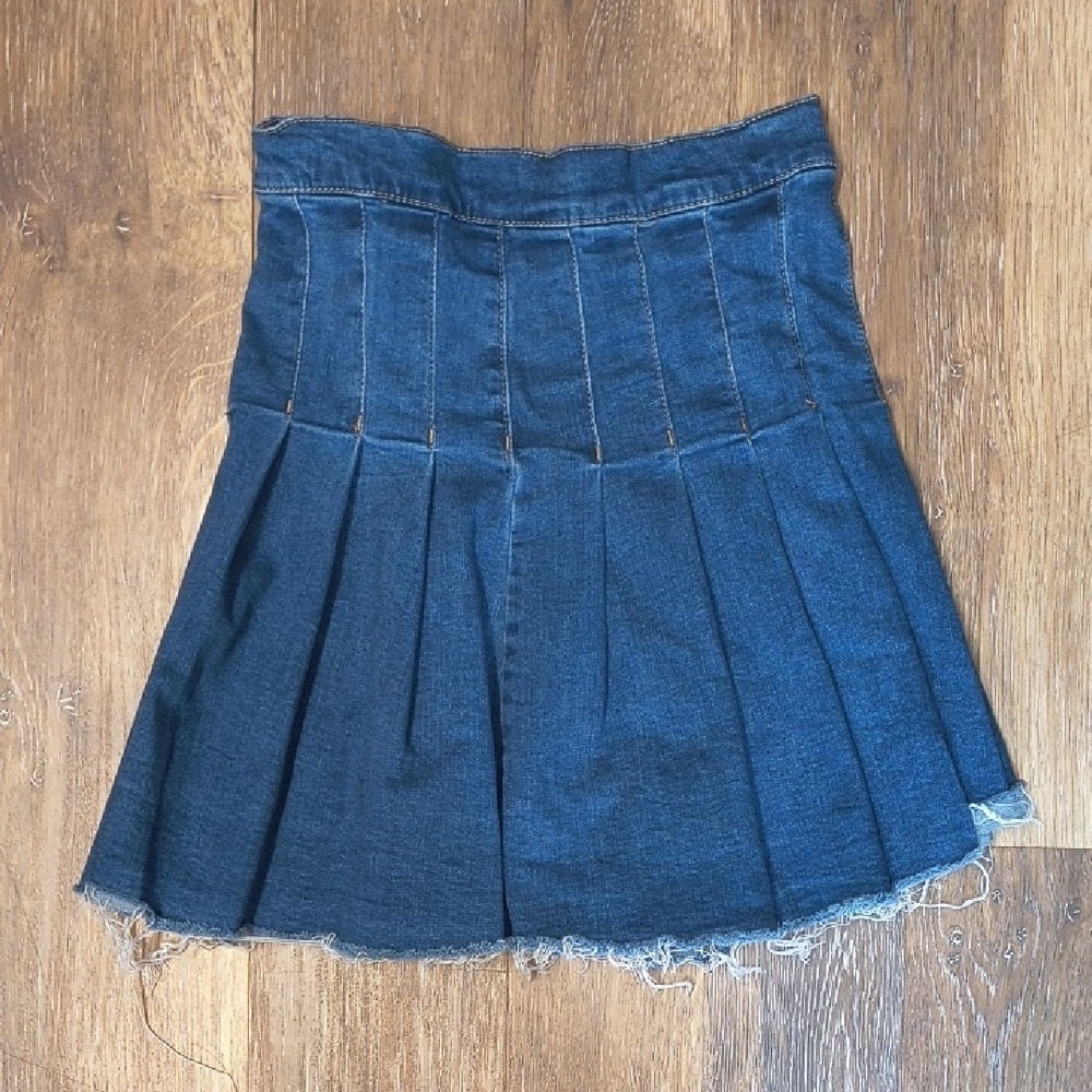 Celebrity Pink Dark Blue Skater Skirt - Picture 2 of 3